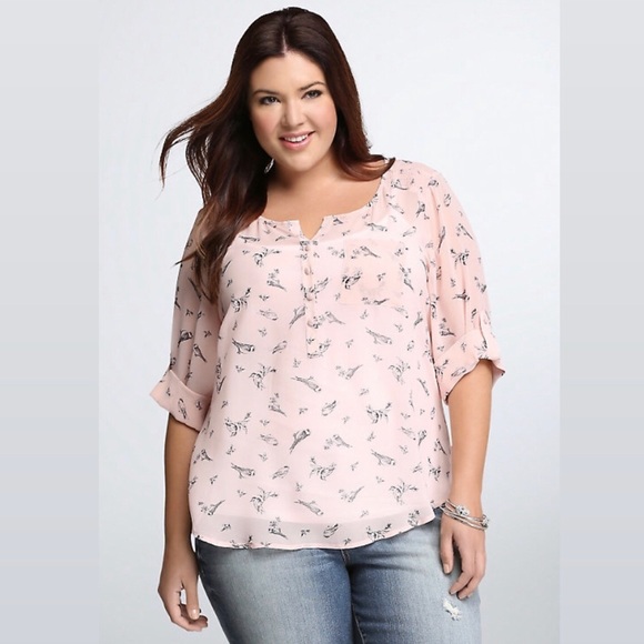 torrid Tops - Torrid BIRD PRINT CHIFFON HENLEY TOP size 2